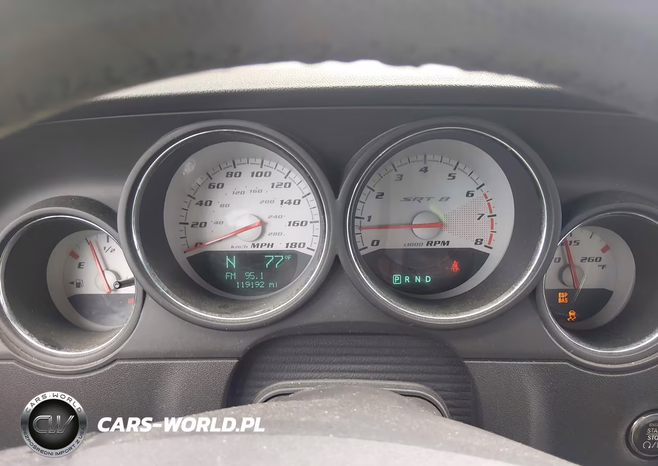 2010 Dodge Challenger Srt8 VIN:2B3CJ7DW4AH142318 - 7