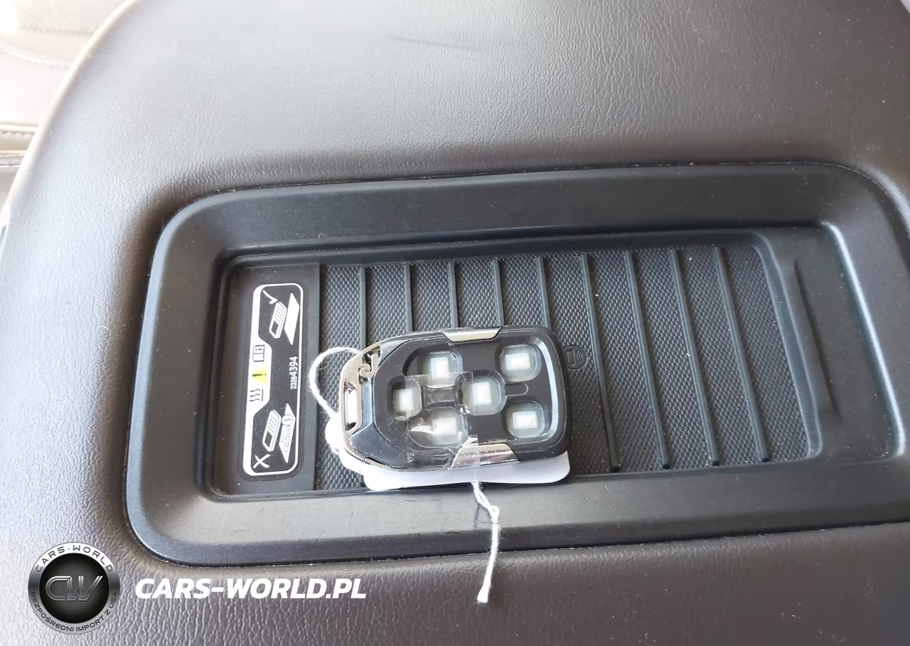 2016 Chevrolet Suburban Ltz VIN:1GNSKJKC4GR374902 - 11