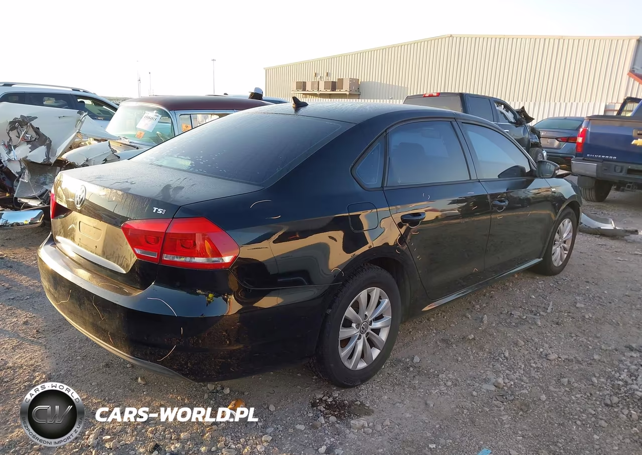 2015 Volkswagen Passat 1.8T Wolfsburg Edition VIN:1VWAT7A31FC035101 - 4