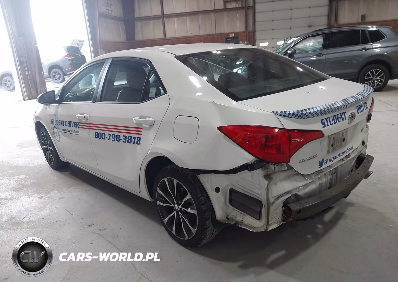 2018 Toyota Corolla Se VIN:2T1BURHE8JC035829 - 3