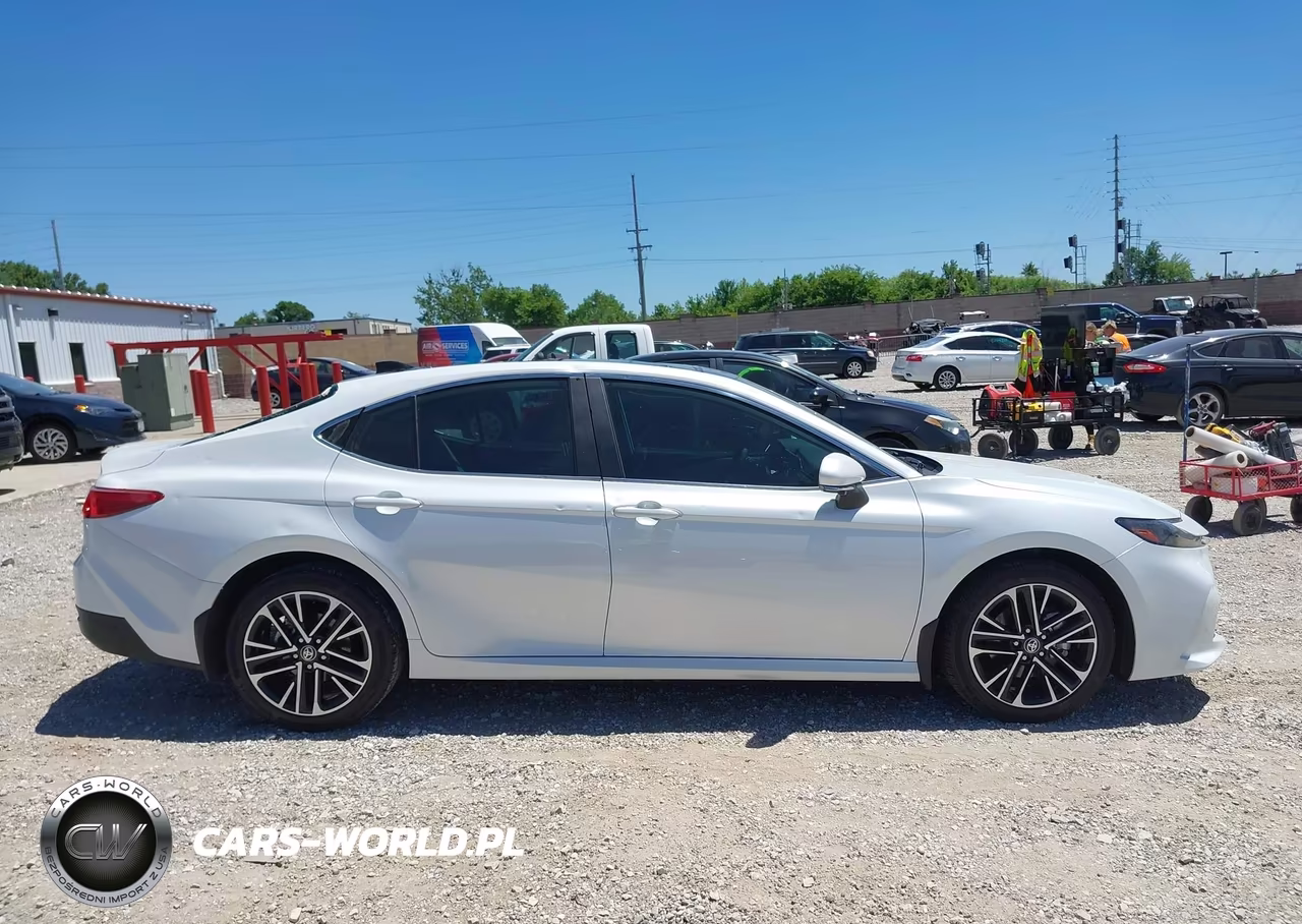 2025 Toyota Camry Xle VIN:4T1DAACK3SU597220 - 13