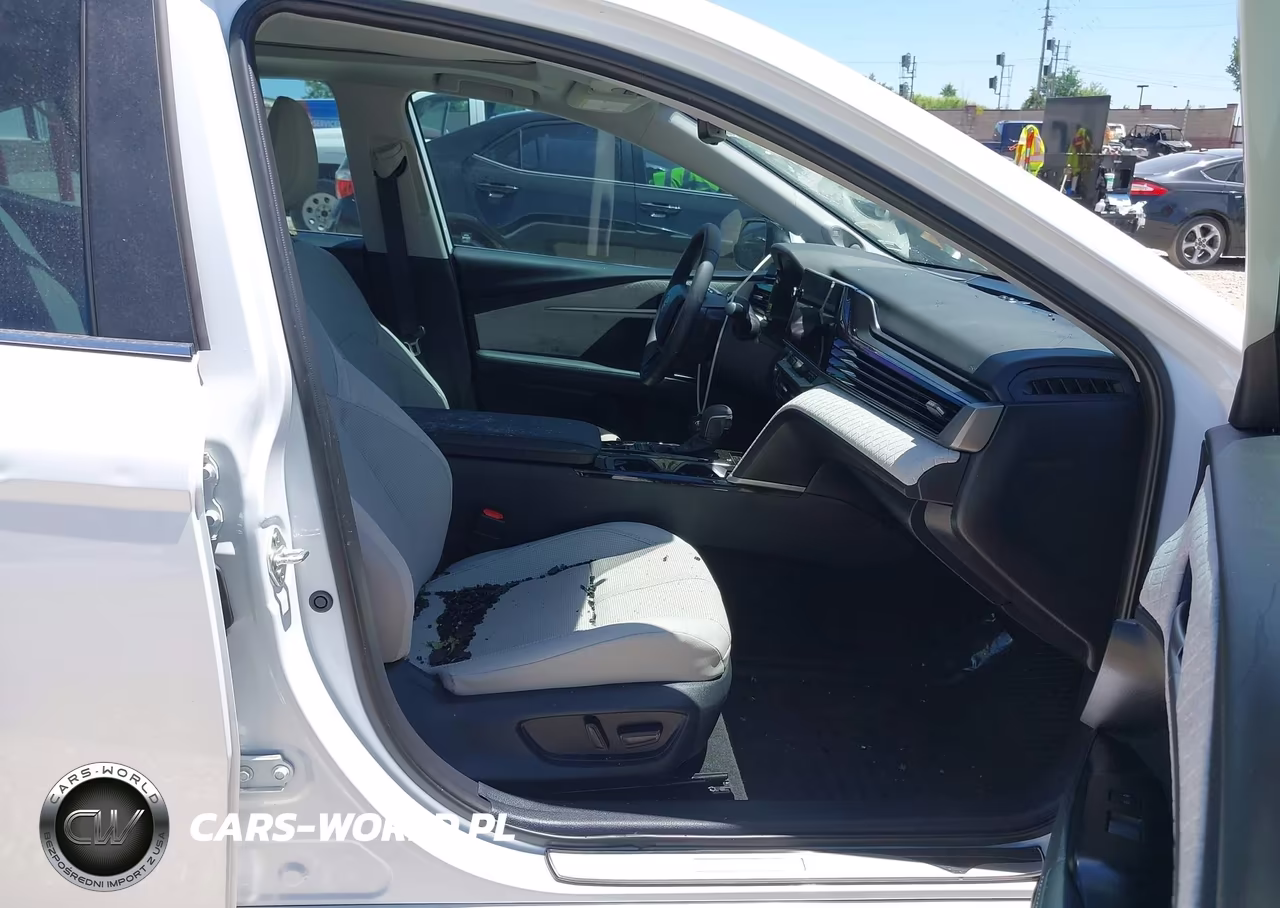 2025 Toyota Camry Xle VIN:4T1DAACK3SU597220 - 5