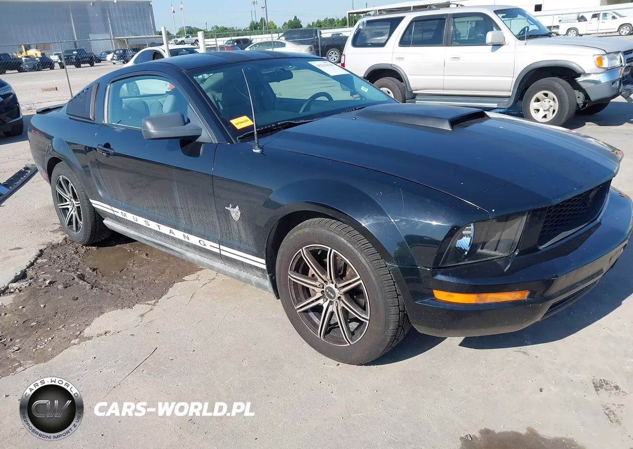 2009 Ford Mustang V6-V6 Premium