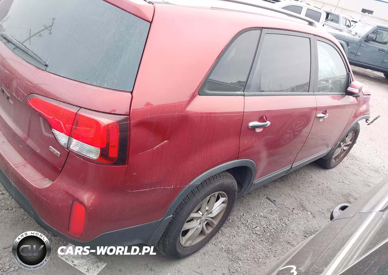 2015 Kia Sorento Lx VIN:5XYKT4A68FG657142 - 4