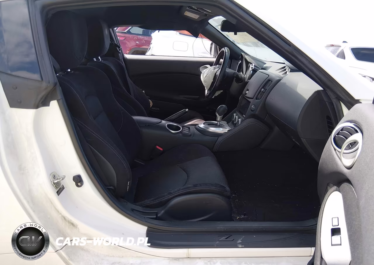 2017 Nissan 370Z VIN:JN1AZ4EH9HM955032 - 5