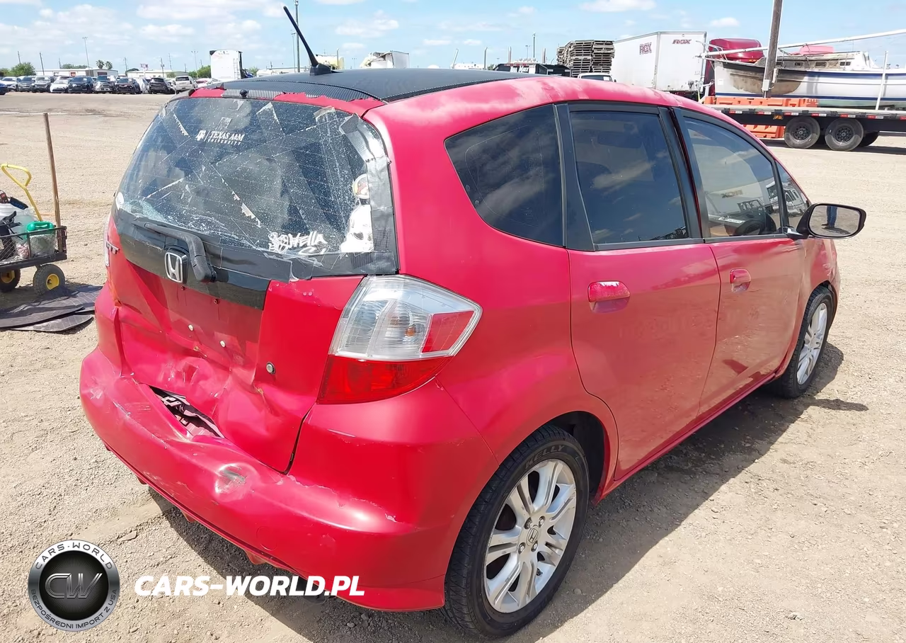2010 Honda Fit VIN:JHMGE8H27AC010754 - 4