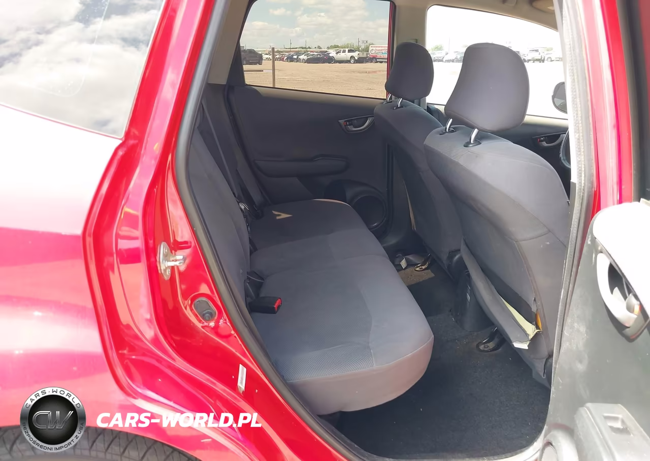 2010 Honda Fit VIN:JHMGE8H27AC010754 - 8