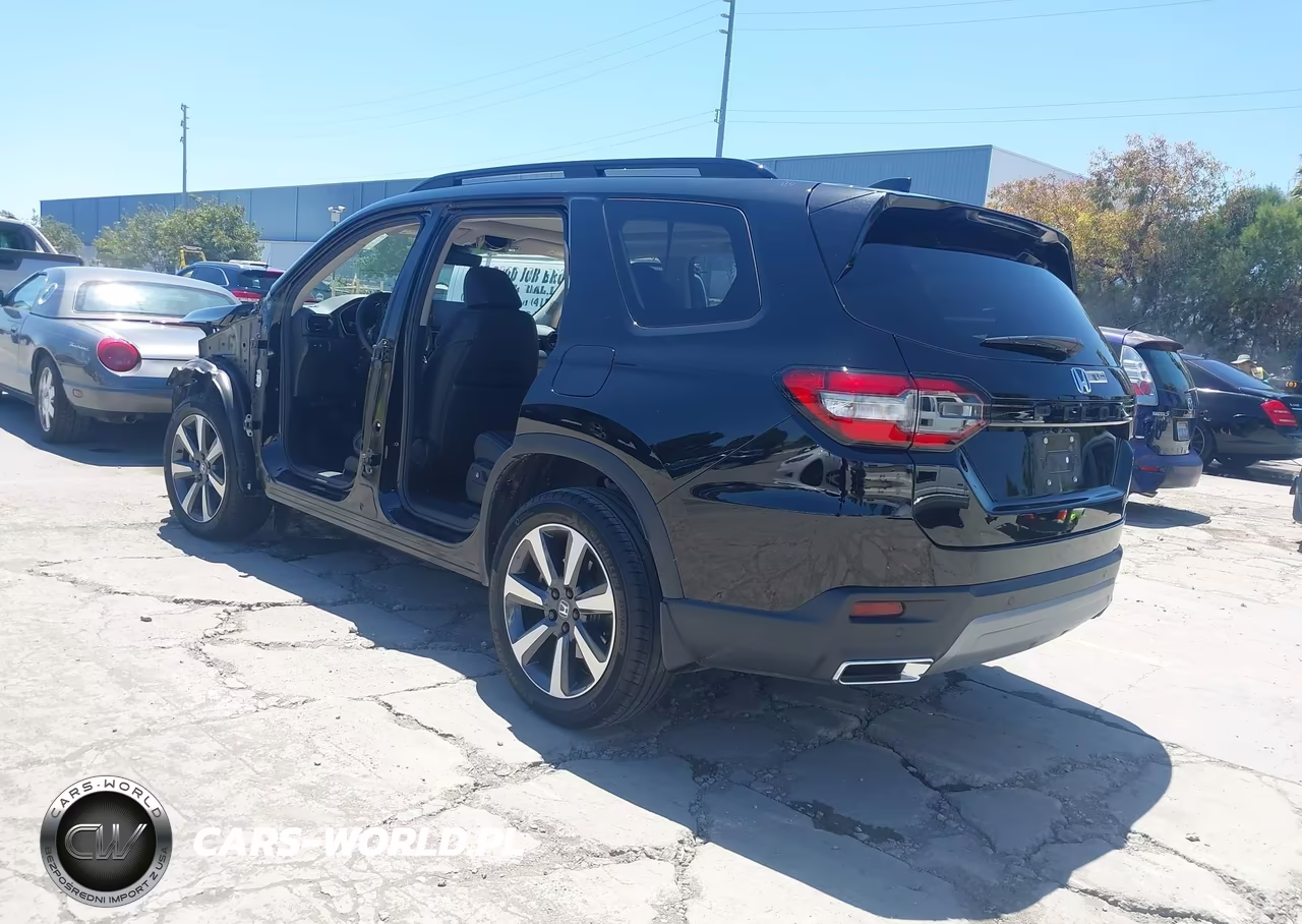 2025 Honda Pilot Touring VIN:5FNYG2H78SB014485 - 3