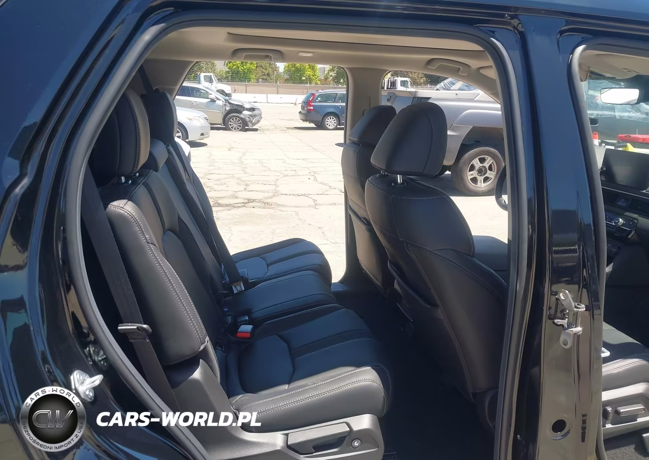 2025 Honda Pilot Touring VIN:5FNYG2H78SB014485 - 8