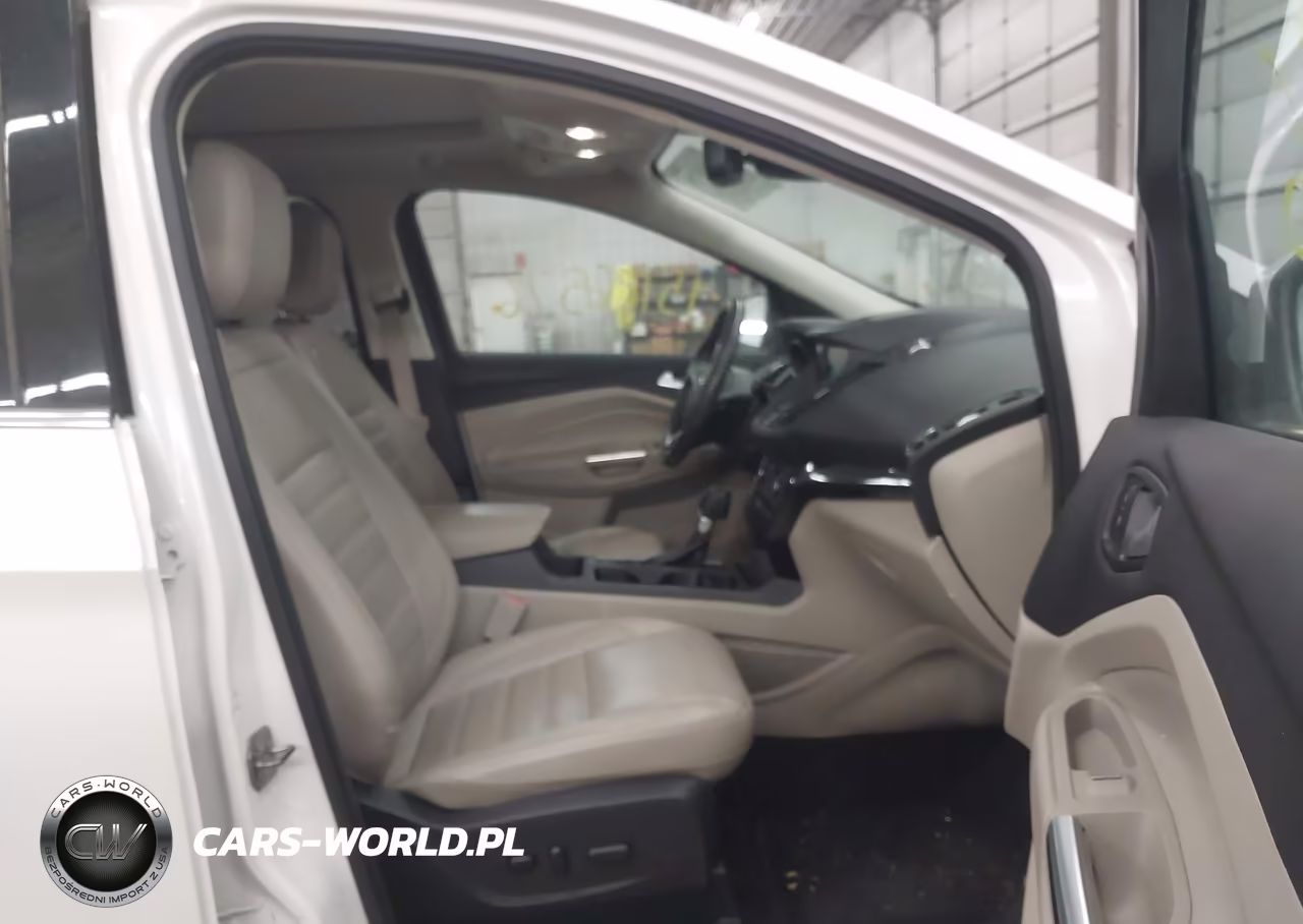 2018 Ford Escape Titanium VIN:1FMCU9J93JUB35949 - 5