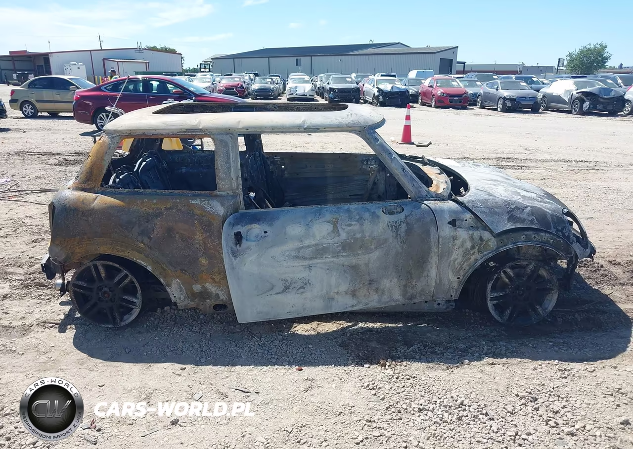 2008 Mini Cooper VIN:WMWMF33588TT63131 - 12