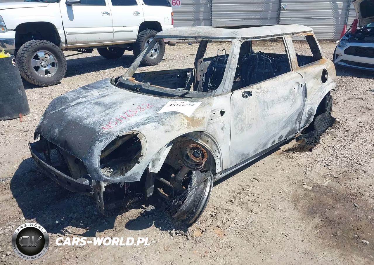 2008 Mini Cooper VIN:WMWMF33588TT63131 - 2