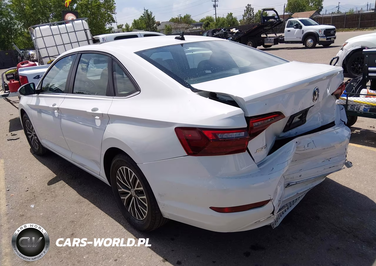 2020 Volkswagen Jetta VIN:3VWC57BU5LM100925 - 3