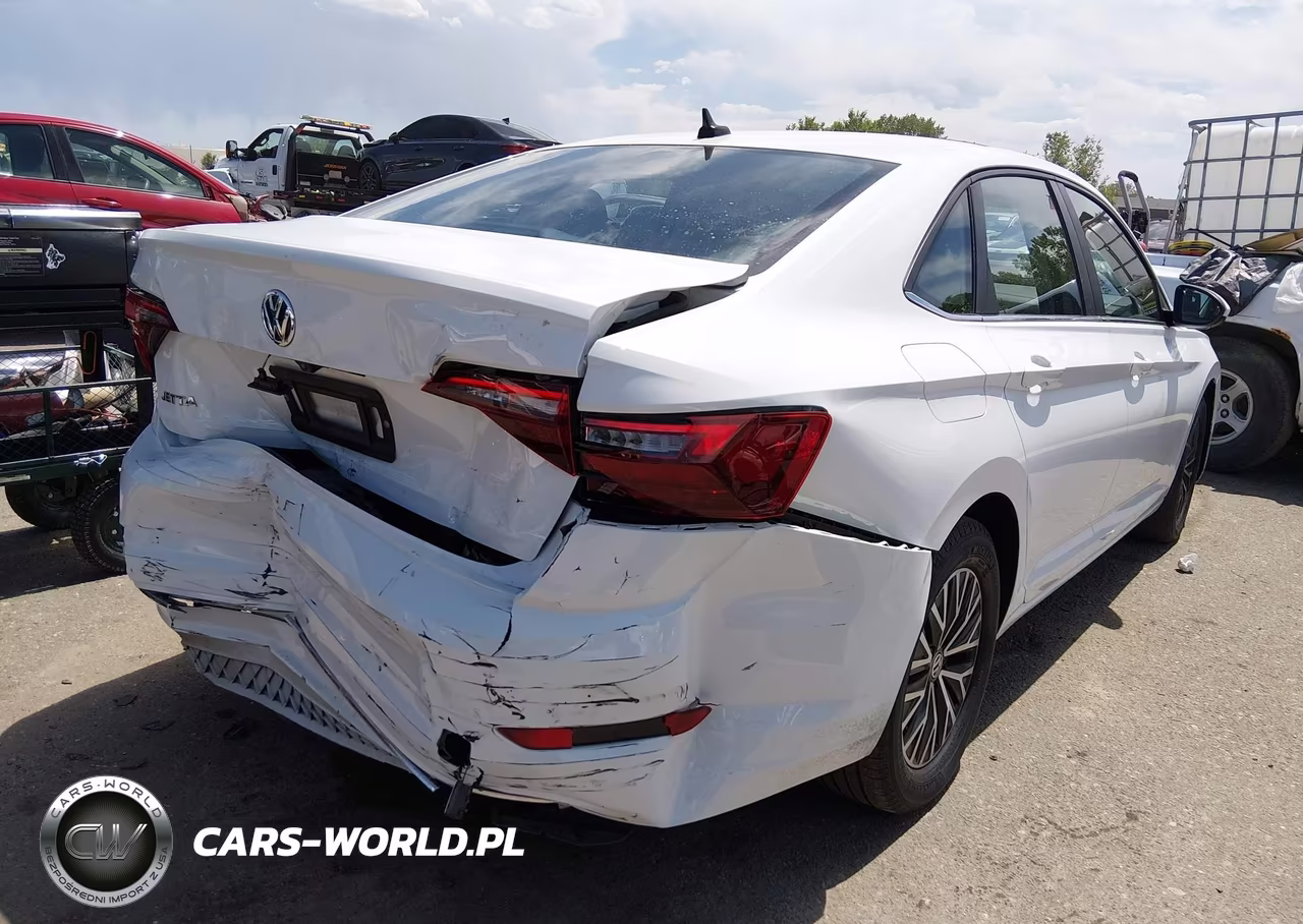 2020 Volkswagen Jetta VIN:3VWC57BU5LM100925 - 4