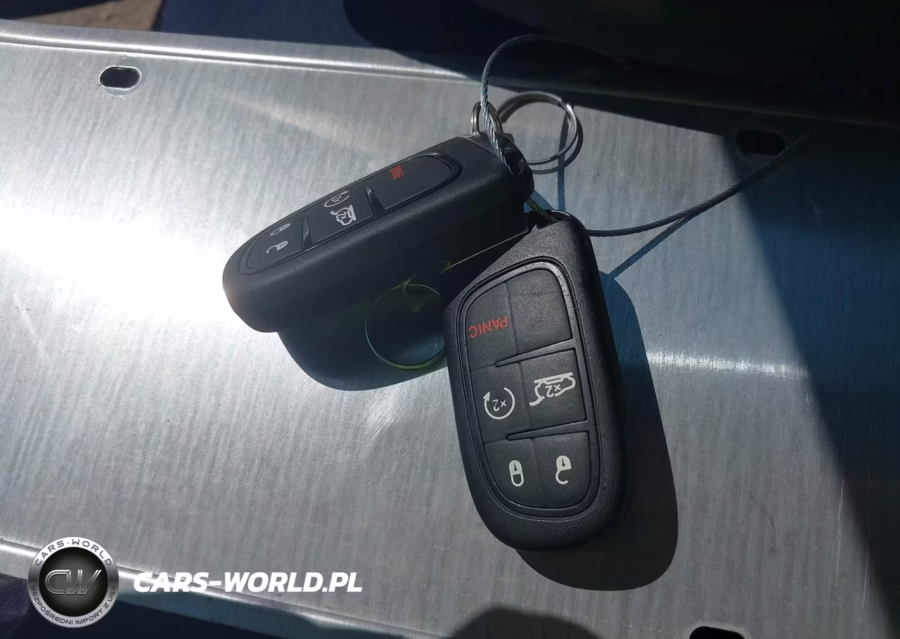 2022 Jeep Cherokee Latitude Lux Fwd VIN:1C4PJLMX0ND530408 - 11