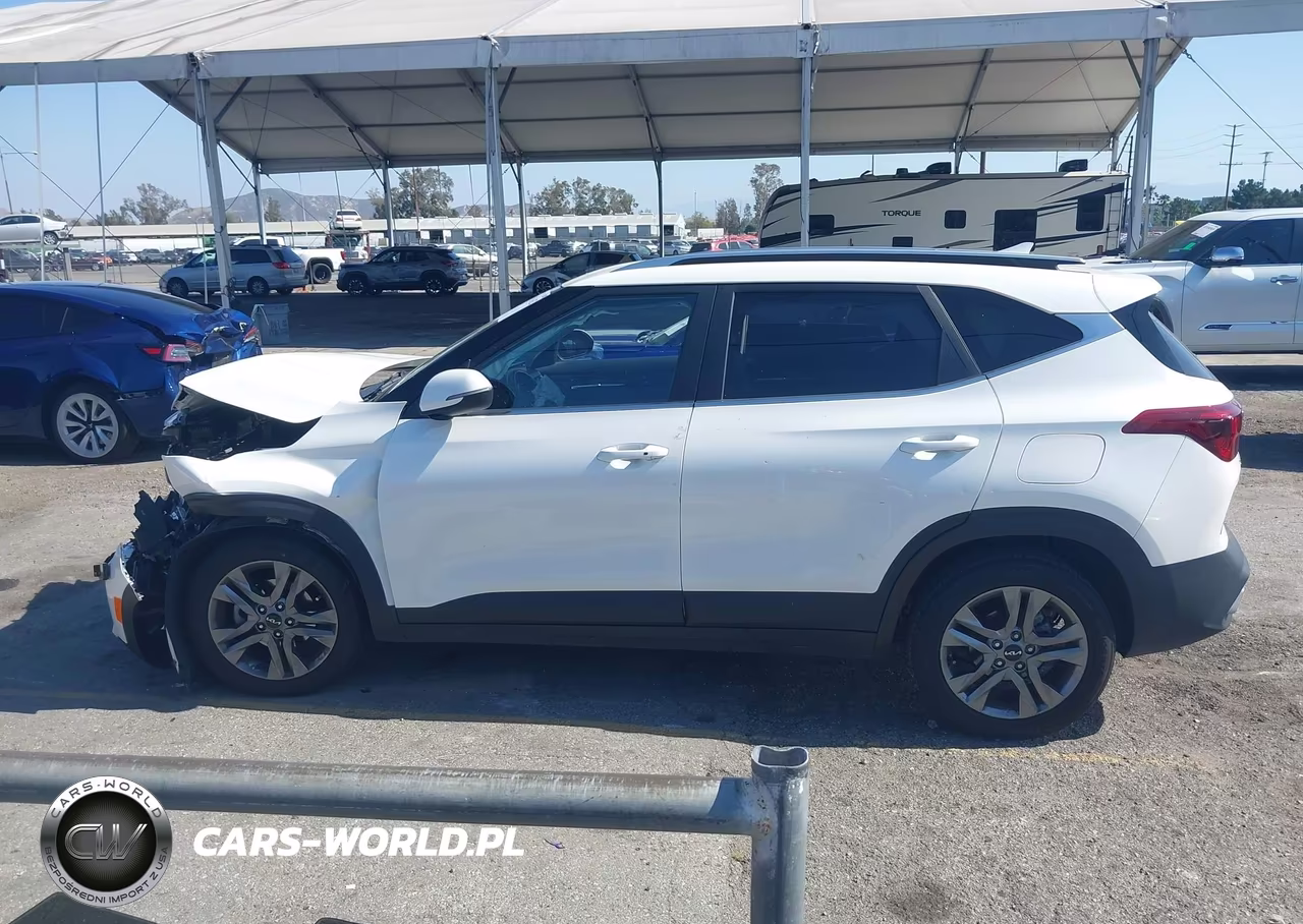 2022 Kia Seltos S VIN:KNDEU2AAXN7302973 - 14