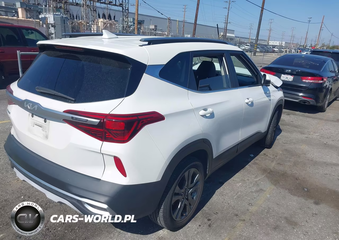 2022 Kia Seltos S VIN:KNDEU2AAXN7302973 - 4