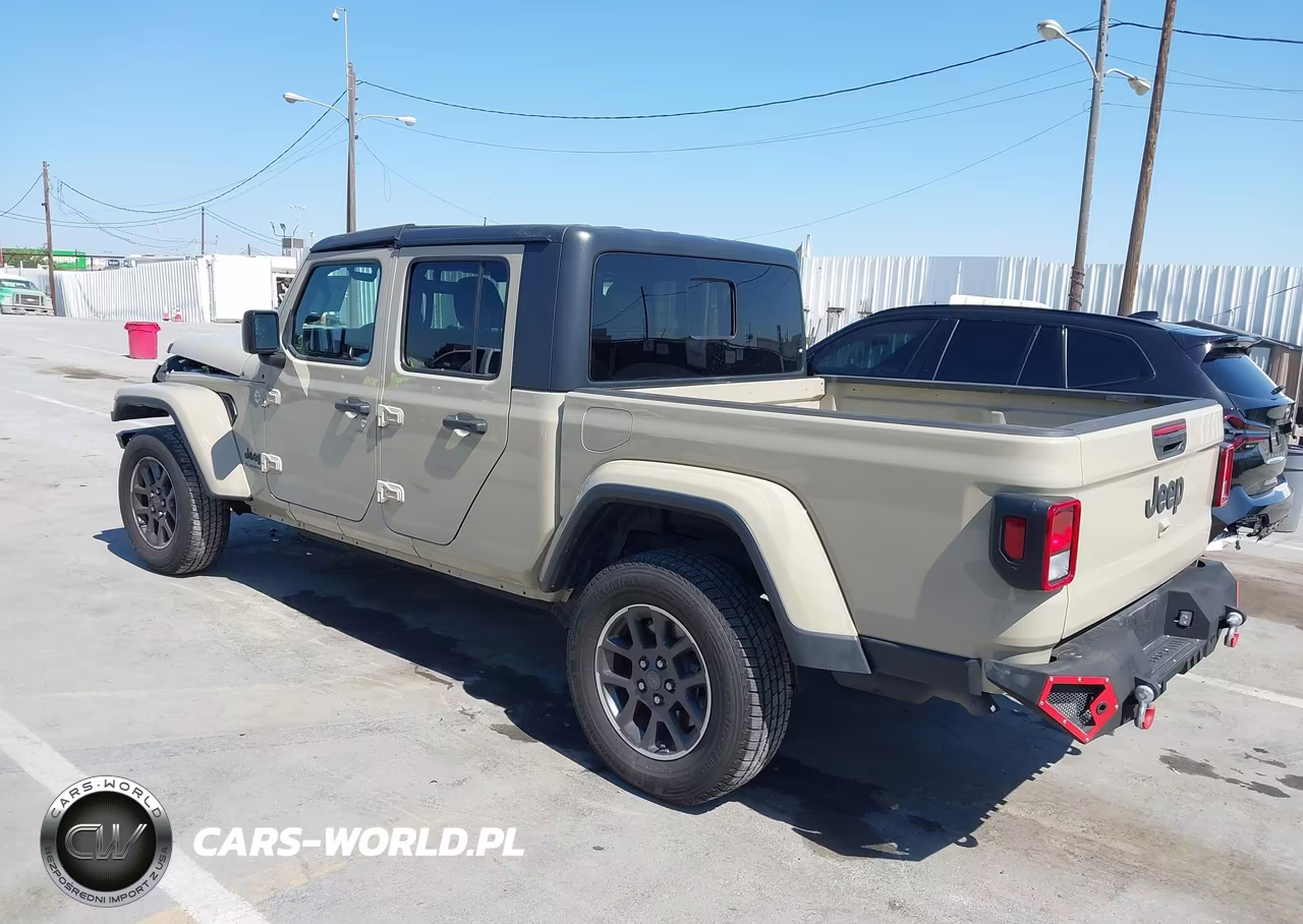 2020 Jeep Gladiator Sport S 4X4 VIN:1C6HJTAG9LL212855 - 3