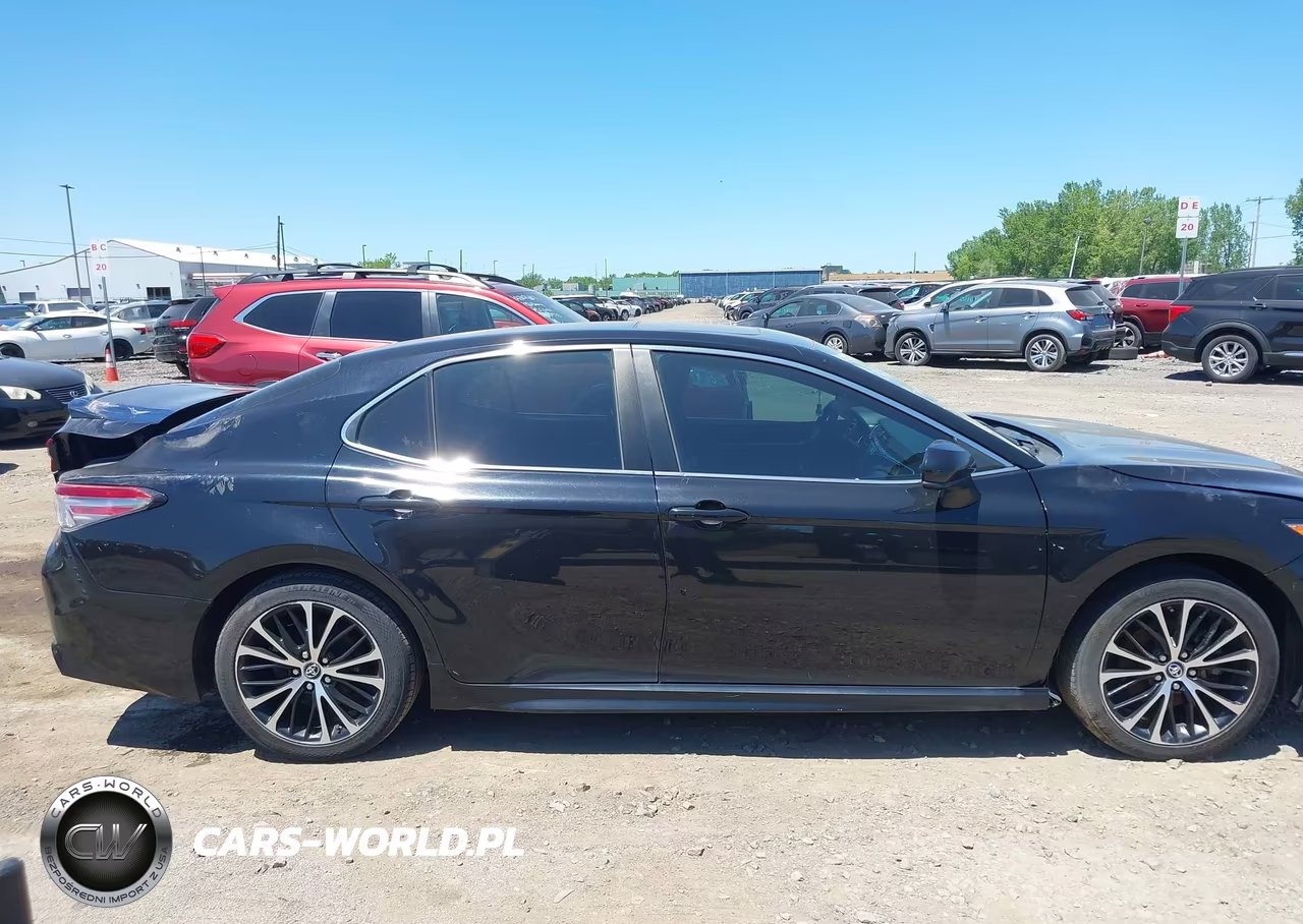 2018 Toyota Camry Se VIN:4T1B11HK4JU134825 - 13