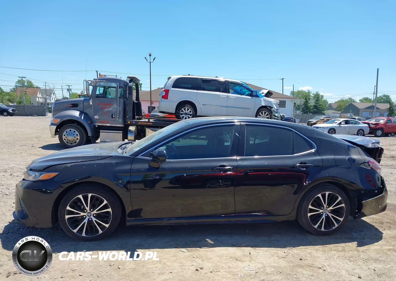 2018 Toyota Camry Se VIN:4T1B11HK4JU134825 - 14