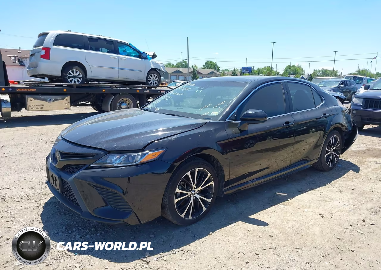 2018 Toyota Camry Se VIN:4T1B11HK4JU134825 - 2