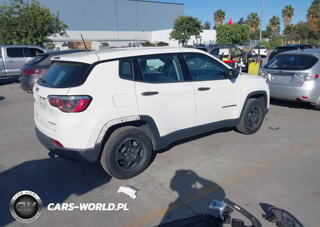 2018 Jeep Compass Sport Fwd VIN:3C4NJCABXJT233179 - 4
