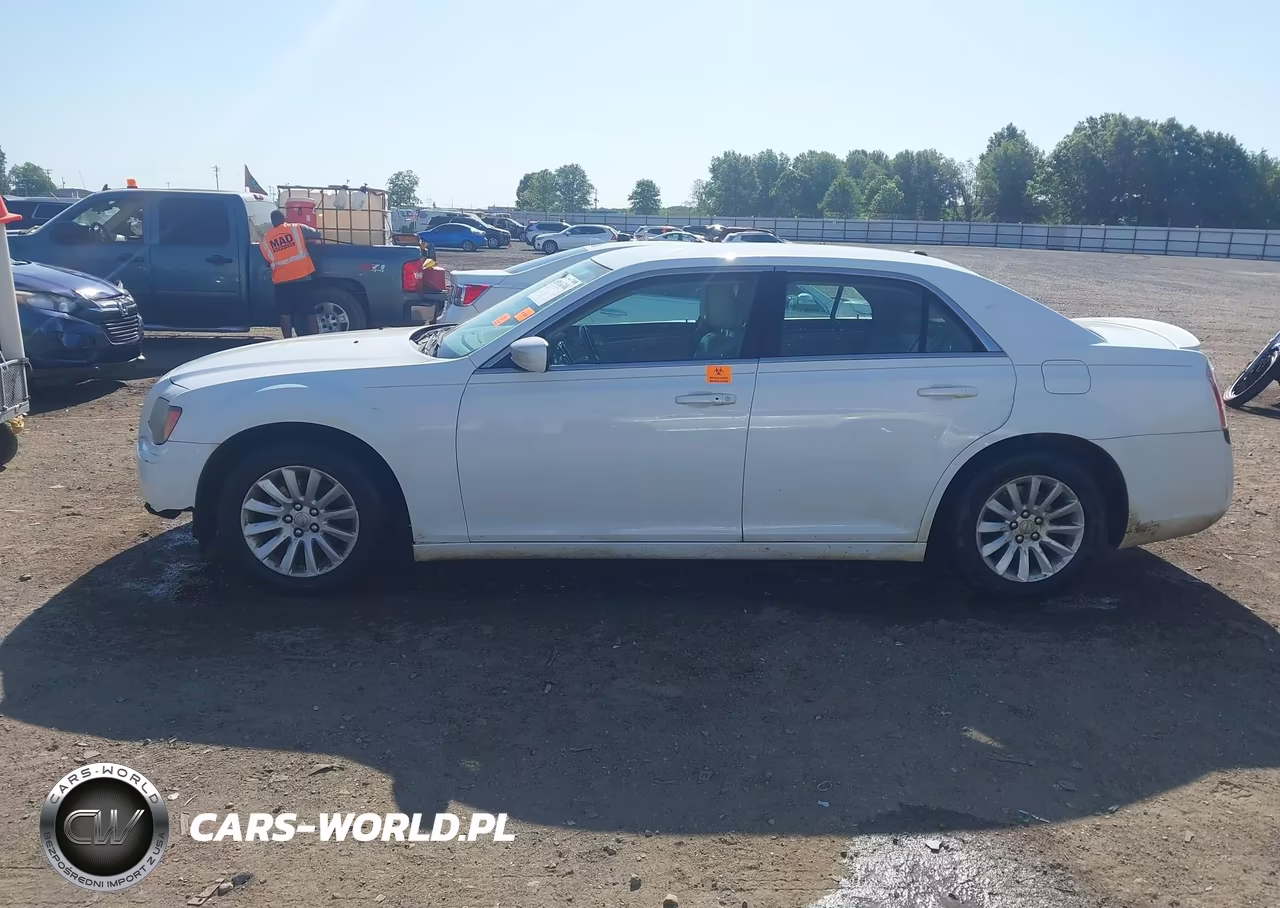 2014 Chrysler 300 VIN:2C3CCAAG3EH288643 - 14