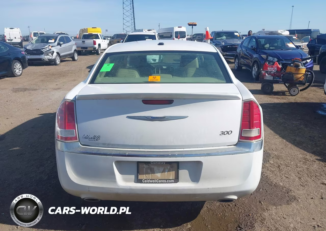 2014 Chrysler 300 VIN:2C3CCAAG3EH288643 - 16