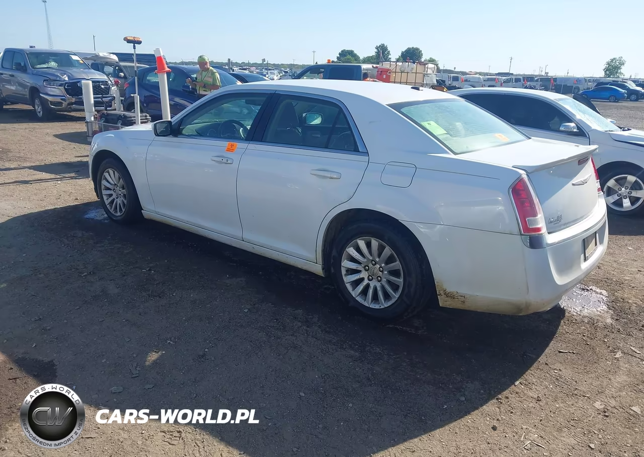 2014 Chrysler 300 VIN:2C3CCAAG3EH288643 - 3
