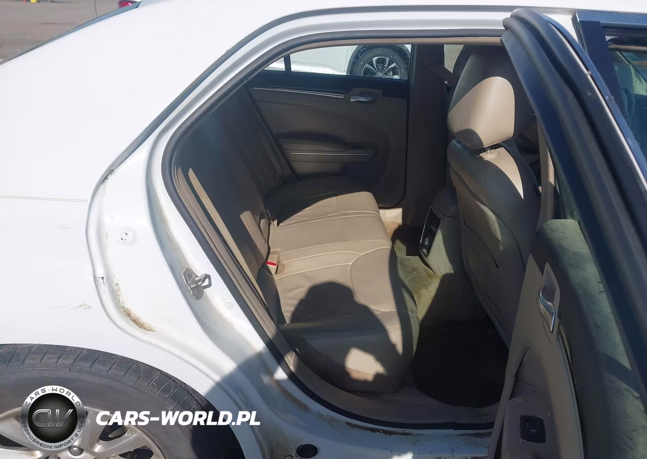 2014 Chrysler 300 VIN:2C3CCAAG3EH288643 - 8