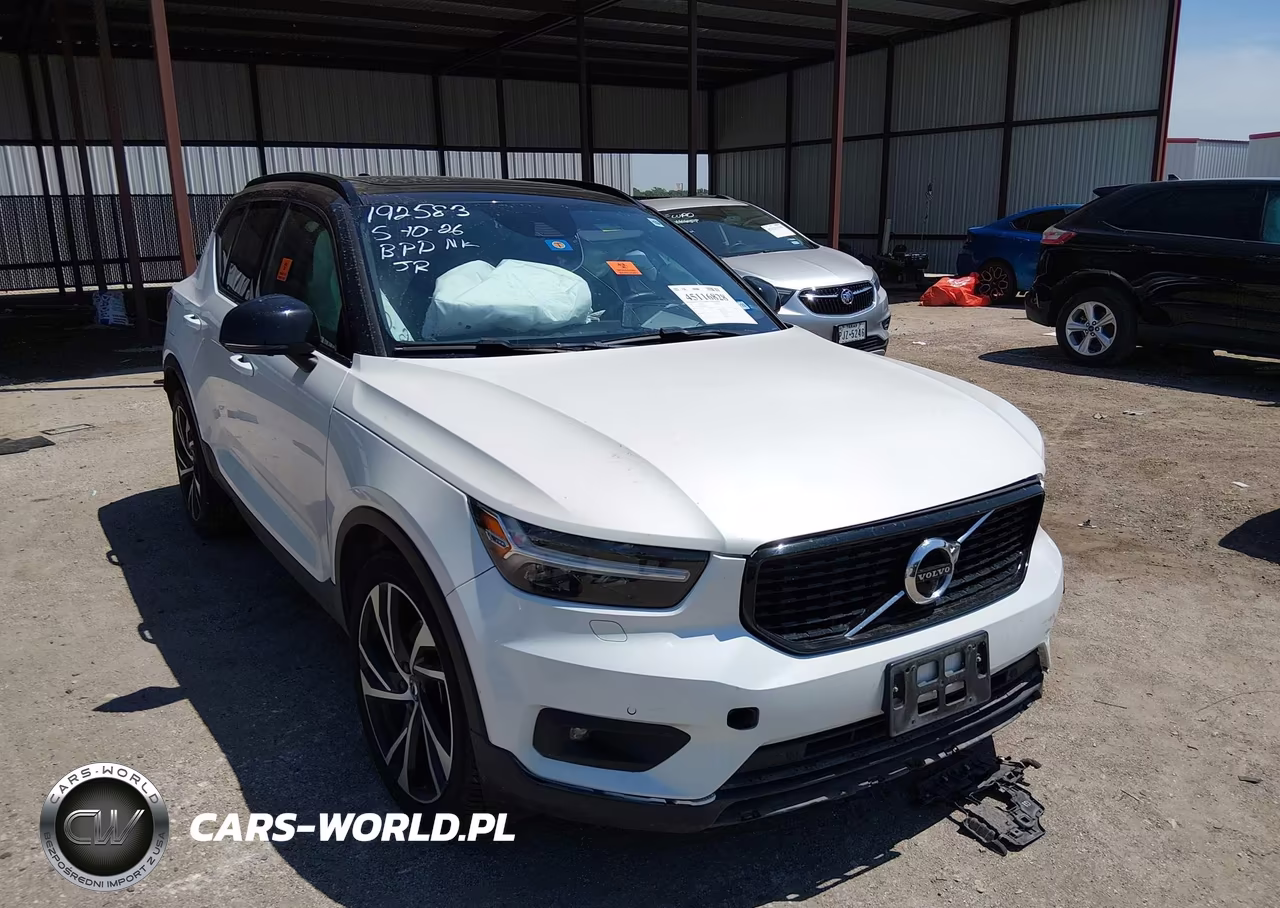 2022 Volvo Xc40 T5 R-Design