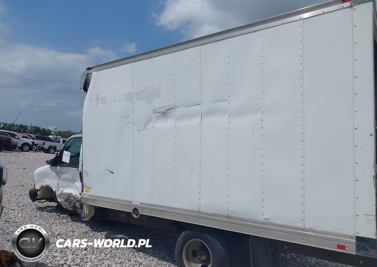 2011 Chevrolet Express Cutaway Work Van VIN:1GB3G3BG8B1115838 - 14
