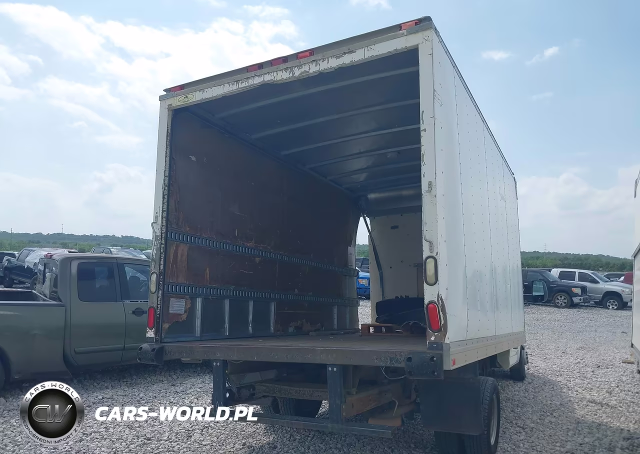 2011 Chevrolet Express Cutaway Work Van VIN:1GB3G3BG8B1115838 - 4