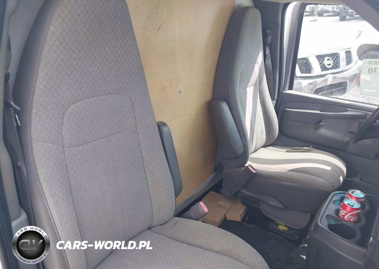 2011 Chevrolet Express Cutaway Work Van VIN:1GB3G3BG8B1115838 - 6
