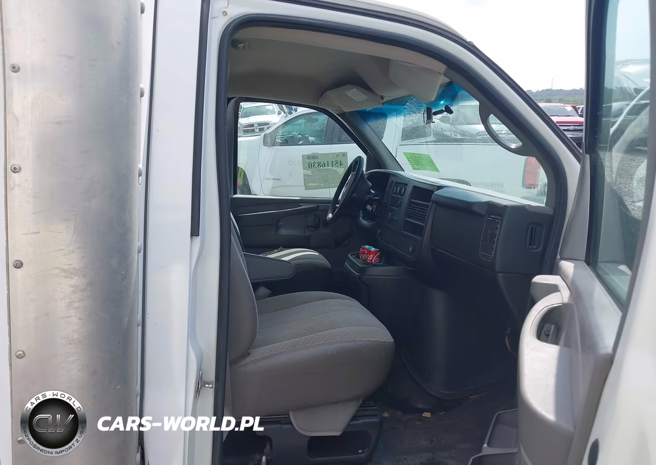 2011 Chevrolet Express Cutaway Work Van VIN:1GB3G3BG8B1115838 - 7