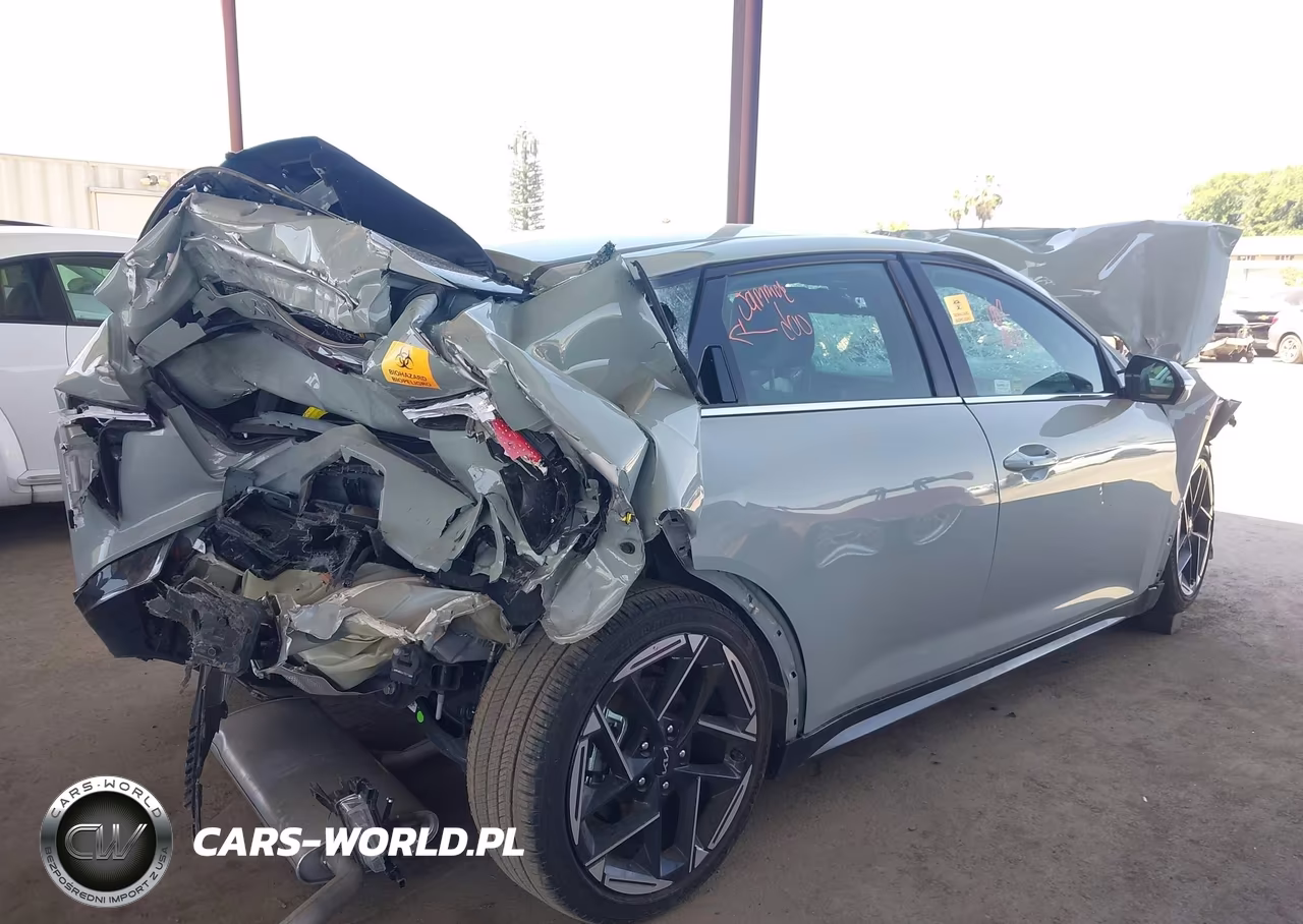 2025 Kia K4 Gt-Line VIN:3KPFW4DE6SE099214 - 4