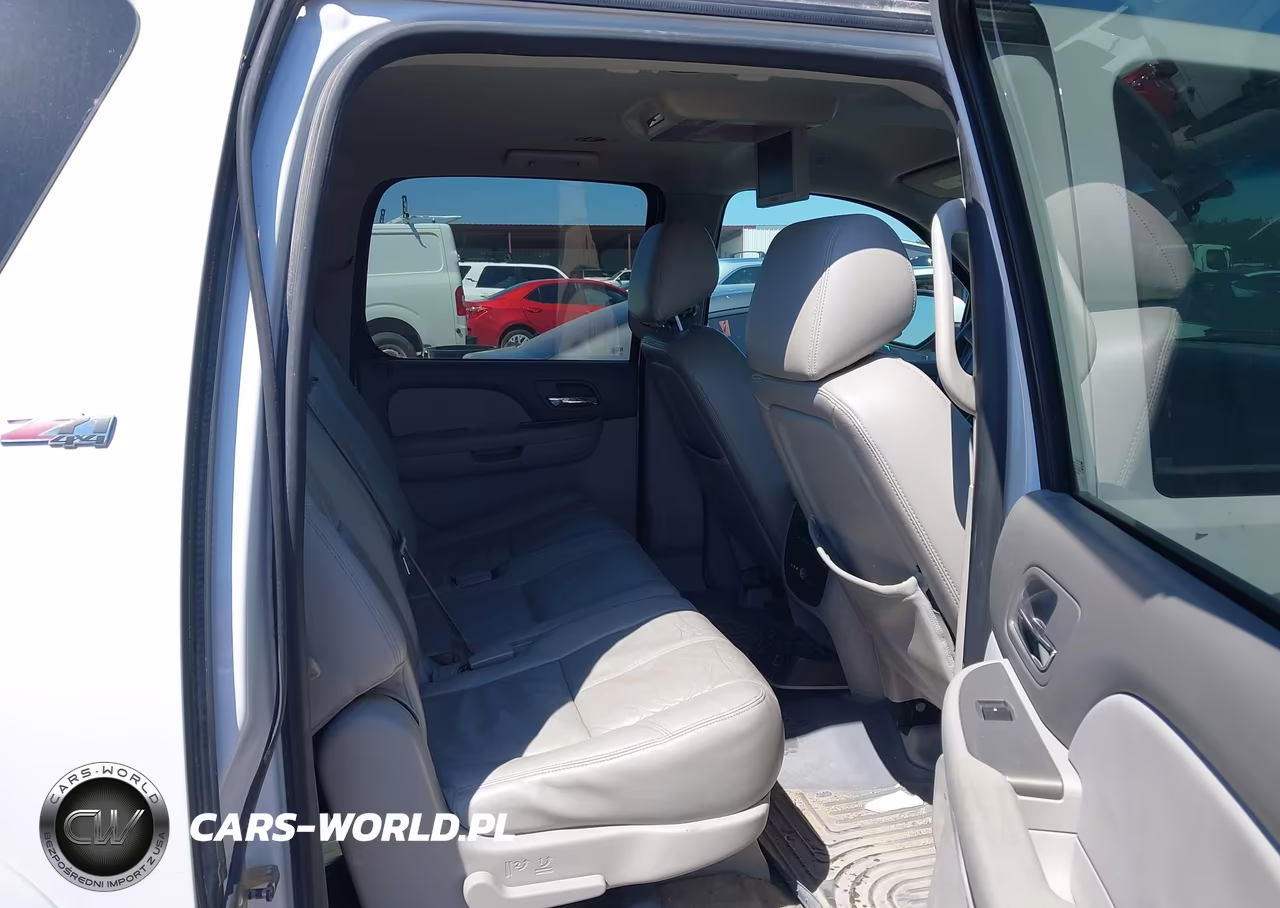 2014 Chevrolet Suburban 1500 Lt VIN:1GNSKJE77ER137848 - 8