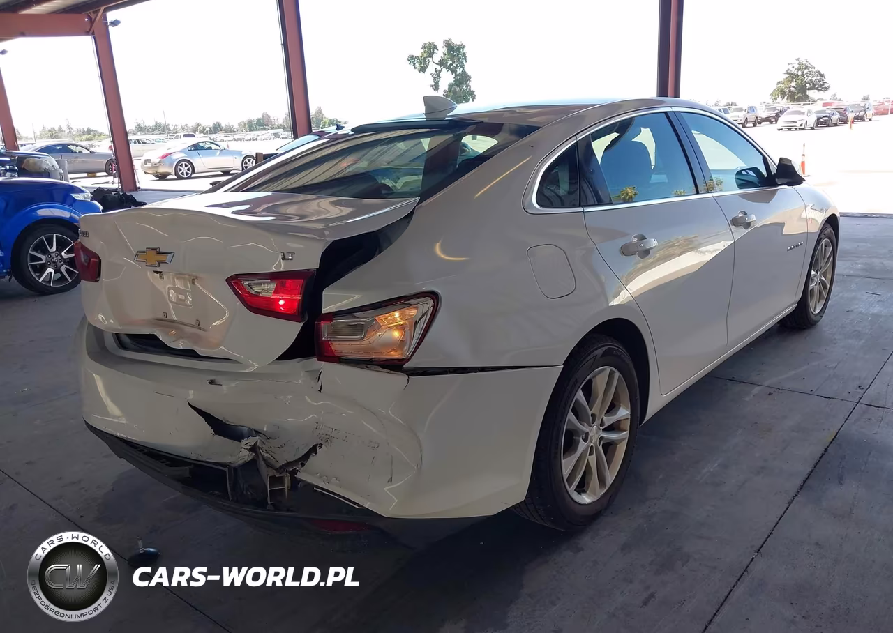 2018 Chevrolet Malibu Lt VIN:1G1ZD5ST7JF239794 - 4