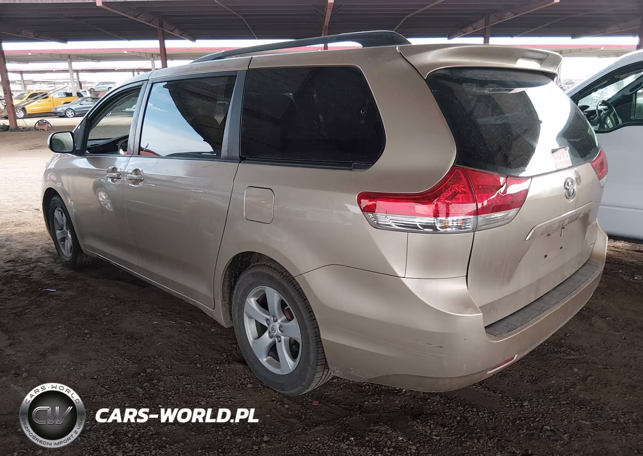 2011 Toyota Sienna Le V6 VIN:5TDKK3DC8BS169790 - 3
