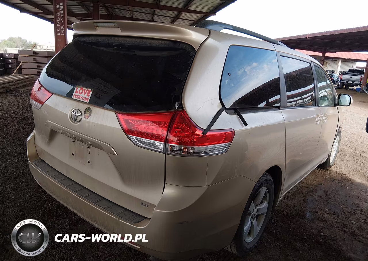2011 Toyota Sienna Le V6 VIN:5TDKK3DC8BS169790 - 4