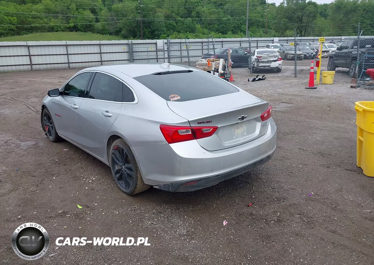 2018 Chevrolet Malibu Lt VIN:1G1ZD5ST0JF235442 - 3