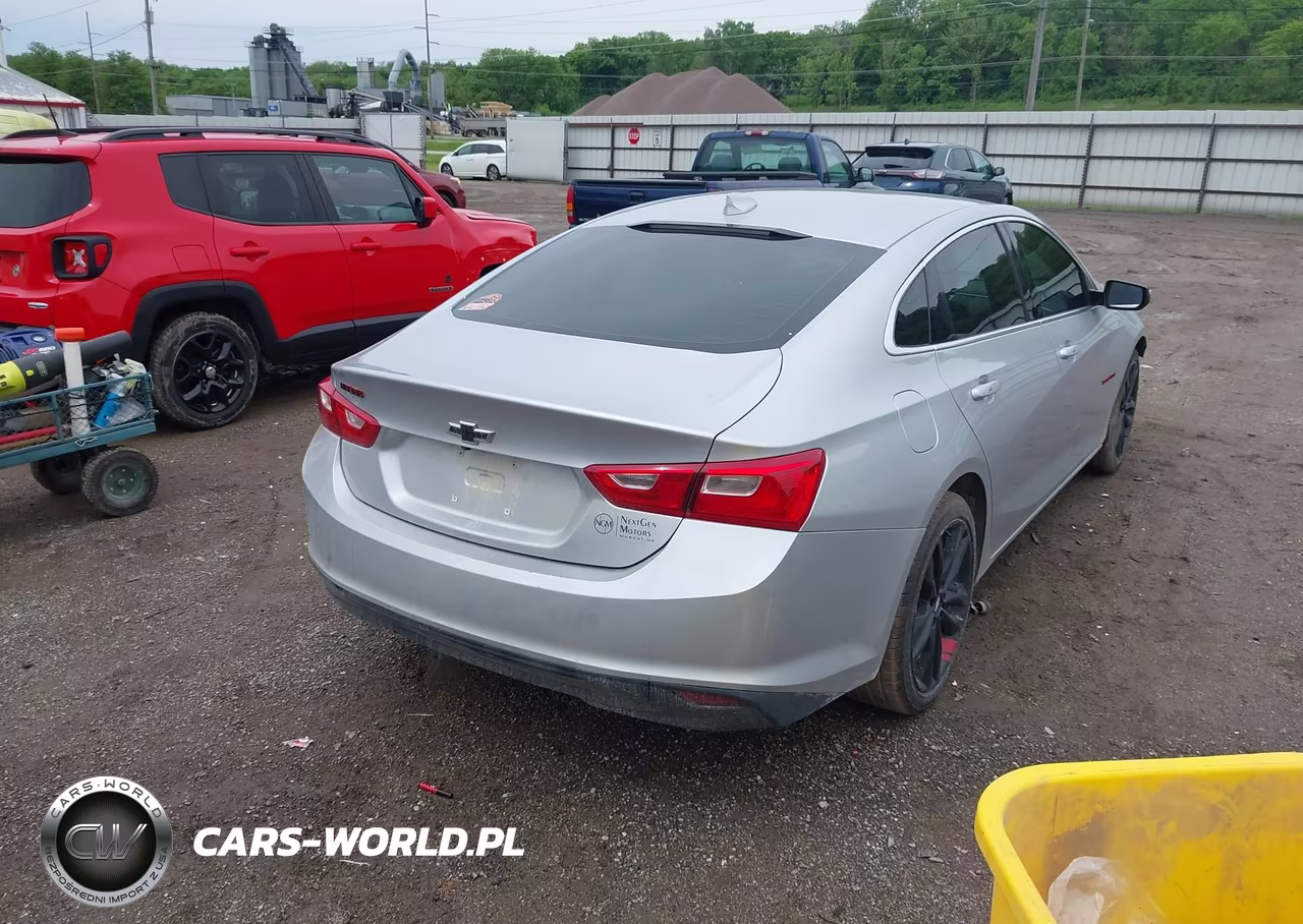 2018 Chevrolet Malibu Lt VIN:1G1ZD5ST0JF235442 - 4