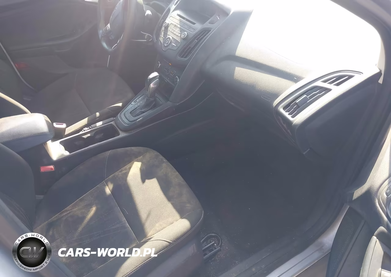 2015 Ford Focus Se VIN:1FADP3F20FL244090 - 5