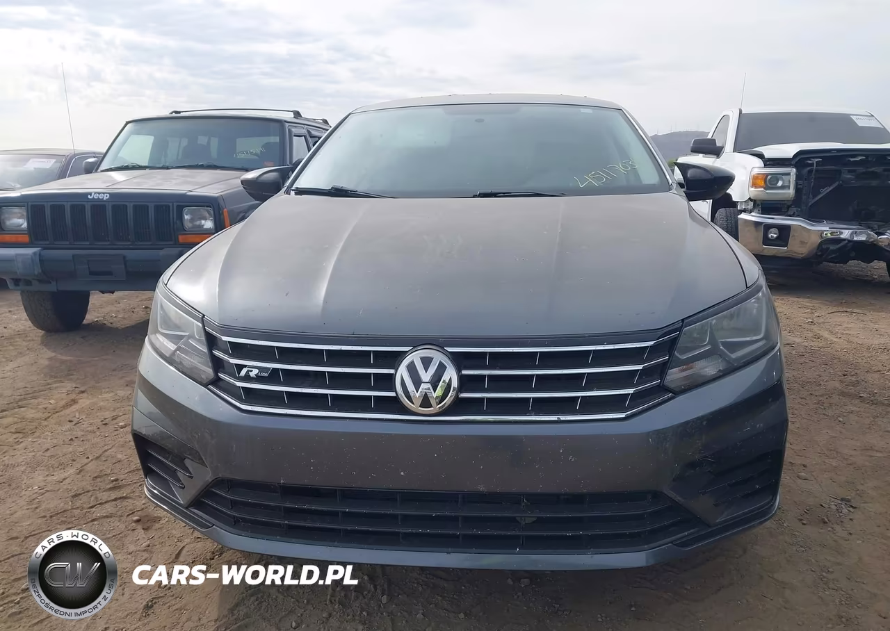 2017 Volkswagen Passat 1.8T R-Line VIN:1VWDT7A3XHC076844 - 12
