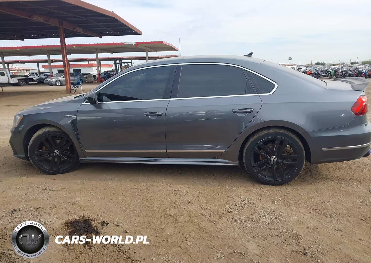 2017 Volkswagen Passat 1.8T R-Line VIN:1VWDT7A3XHC076844 - 14