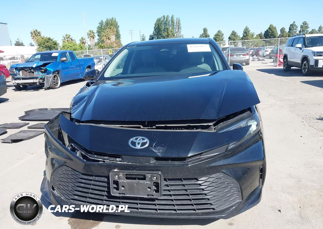 2025 Toyota Camry Le VIN:4T1DAACK7SU080647 - 12