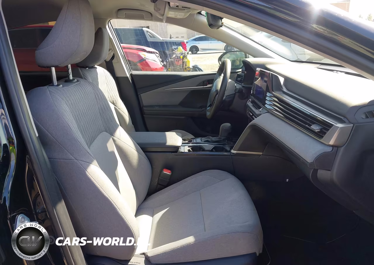 2025 Toyota Camry Le VIN:4T1DAACK7SU080647 - 5