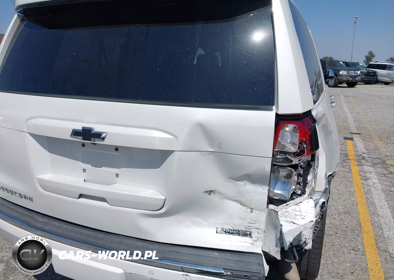 2018 Chevrolet Suburban Premier VIN:1GNSCJKC1JR110217 - 18