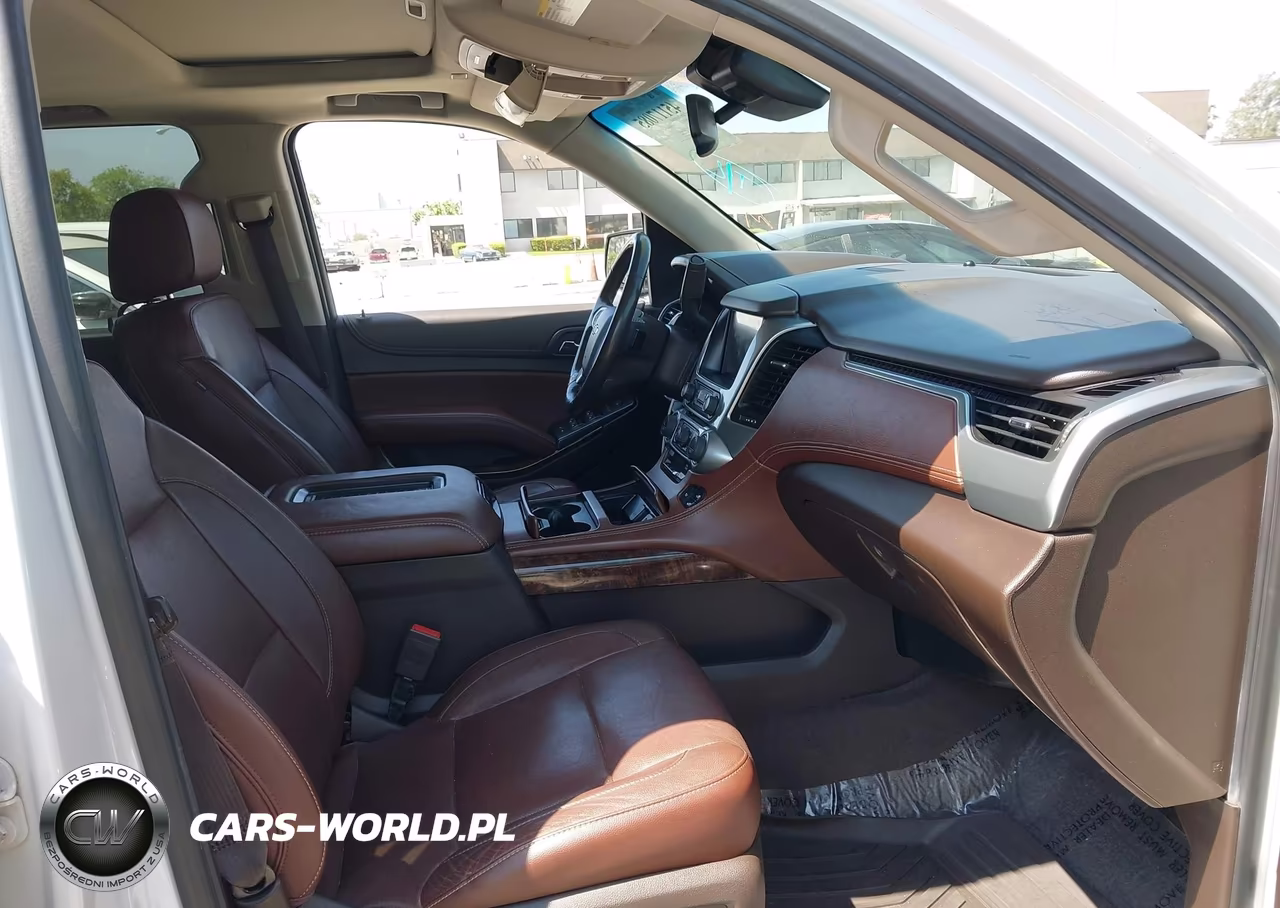 2018 Chevrolet Suburban Premier VIN:1GNSCJKC1JR110217 - 5