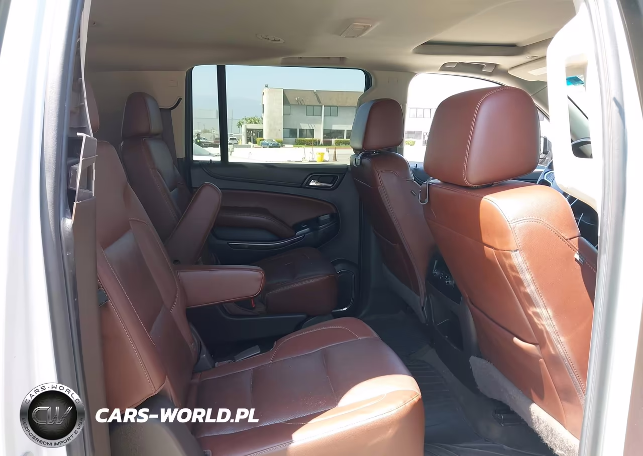2018 Chevrolet Suburban Premier VIN:1GNSCJKC1JR110217 - 8